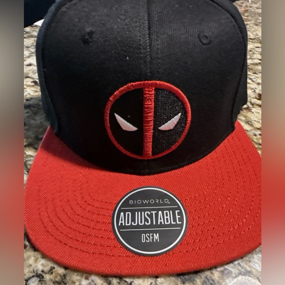 New Marvel DEADPOOL Black and Red Bioworld Hat Cap Adjustable SnapBack OSFM
